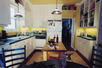 ideas-for-remodeling-a-small-kitchen-81